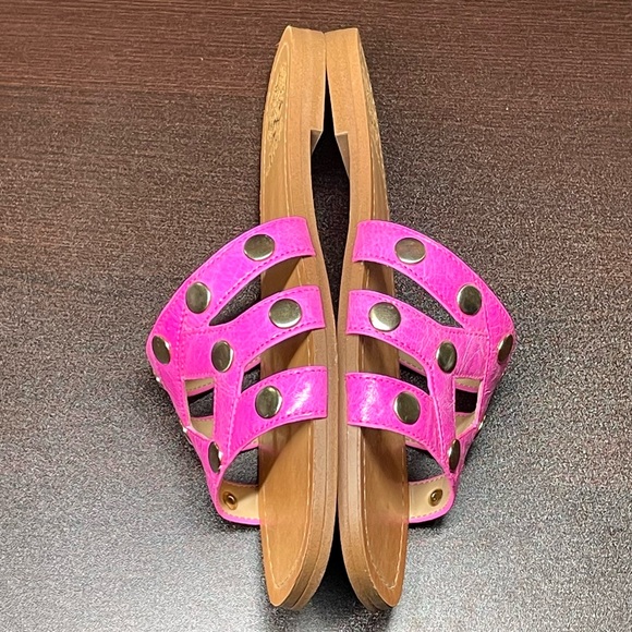 Vince Camuto Women's Studded Slip On Slide Sandal Vazista Pop Pink Pop Gloss New - Picture 9 of 16